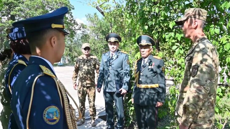 ӘСКЕРДЕГІ АШЫҚ ӘҢГІМЕ