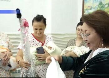 ДОМБЫРА КҮНІ ҚАРСАҢЫНДА 22 СӘБИ ДҮНИЕГЕ КЕЛДІ