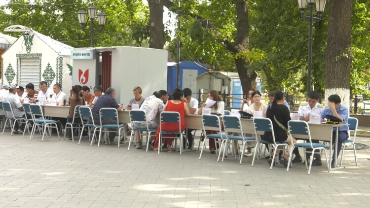 ХАЛЫҚ ЗАҢГЕРЛЕРІ ҚАНДАЙ МӘСЕЛЕЛЕРДІ ШЕШЕДІ?