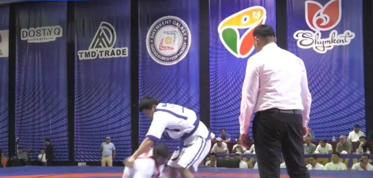 ЧЕМПИОНДАР ЖЕҢІСПЕН ОРАЛДЫ
