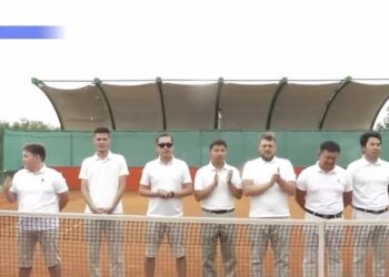 ЖАС ТЕННИСШІЛЕР ЕЛ КУБОГЫНДА