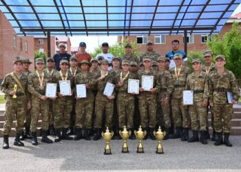 САРБАЗДАР КҮМІС ЖҮЛДЕГЕ ИЕ БОЛДЫ