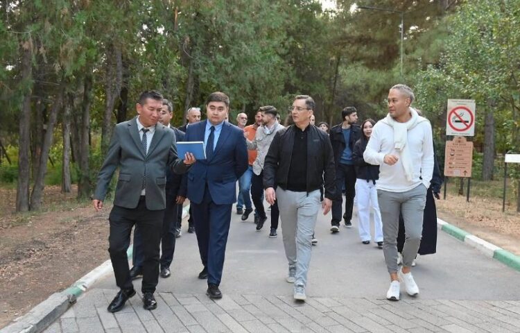 ӘСКЕРИ АНТ – АБЫРОЙЛЫ МІНДЕТ