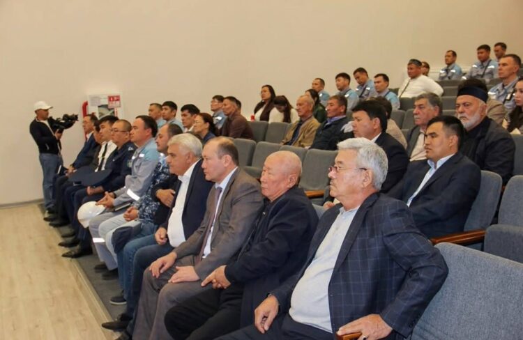 ӘСКЕРИ АНТ – АБЫРОЙЛЫ МІНДЕТ