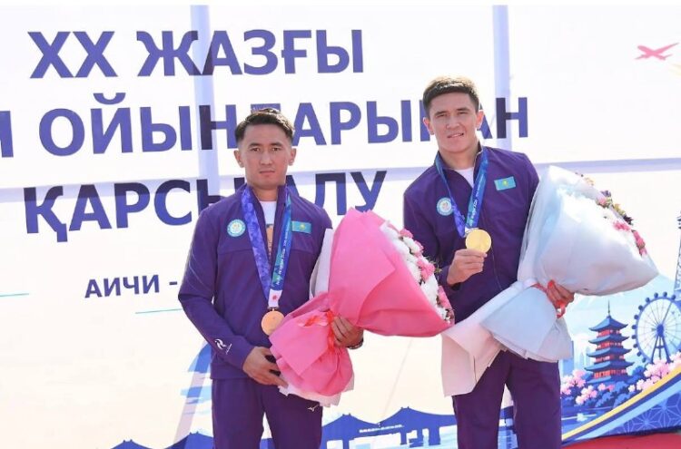 ӘСКЕРИ АНТ – АБЫРОЙЛЫ МІНДЕТ